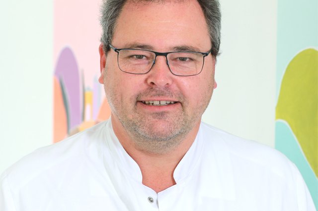Porträt Dr. Hans-Ulrich Giesen